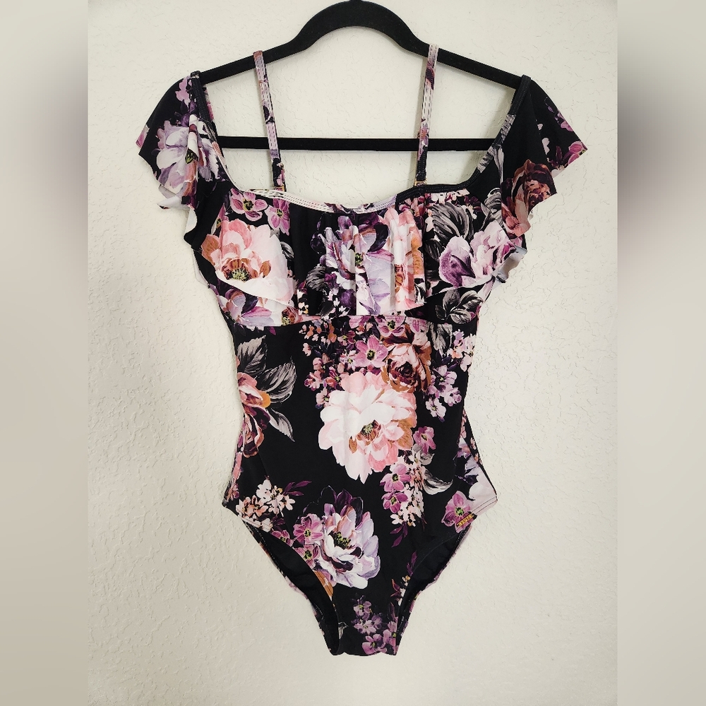 Azura australia swimsuit in usa size 10 floral beachy summer vacation
